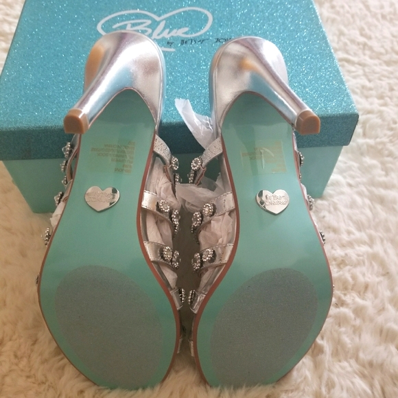 Blue by Betsey Johnson Silver heels - Picture 4 of 5